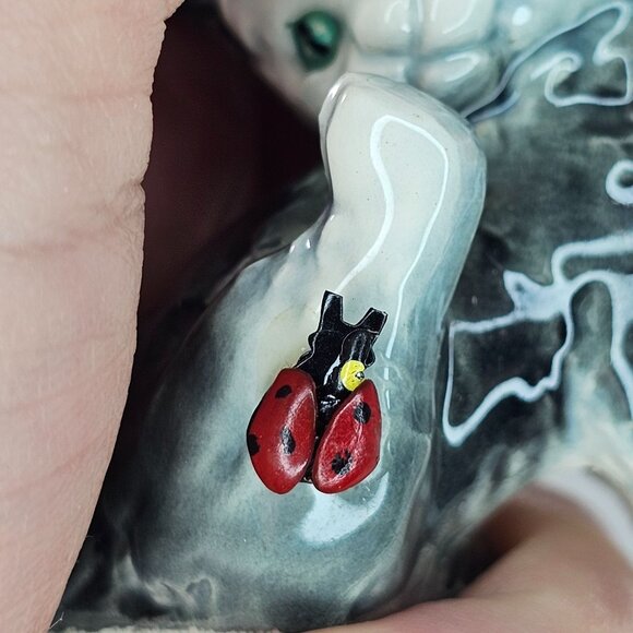 Sitting Miniature Goebel Cat Figurine with Lady Bug Green Eyed Gray Tabby - Picture 10 of 11